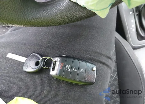 2019 Kia Rio S z USA, uszkodzony, nr VIN 3KPA24AB2KE233118